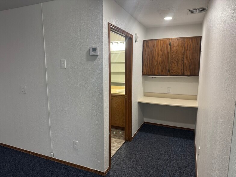 More Photos Of 221 N Service Rd, Moore Office For Lease