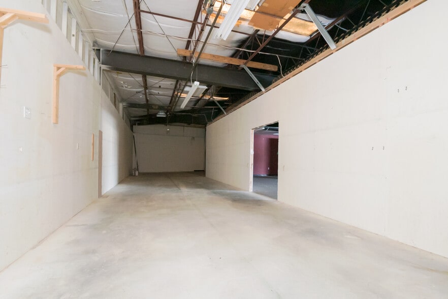 More Photos Of 5810 Kirkwood Hwy, Wilmington Unknown For Lease