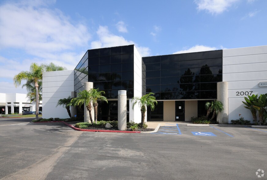 Primary Photo Of 2001-2013 E Miraloma Ave, Placentia Warehouse For Lease