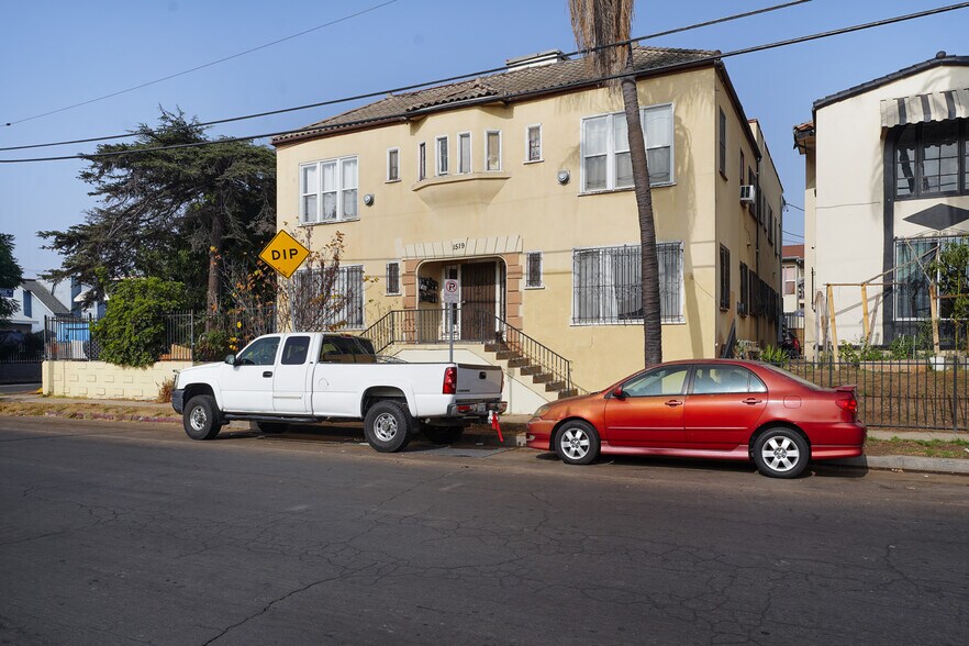 More Photos Of 1519 W 30th St, Los Angeles Apartments For Sale
