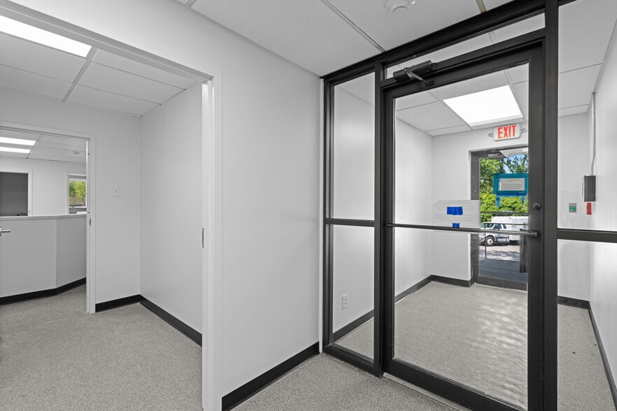 More Photos Of 4585 Washington St, Florissant Medical For Lease