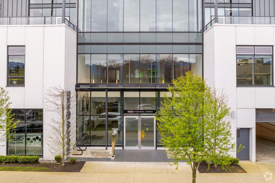 More Photos Of 1900-1990 Pandora St, Vancouver Office For Lease