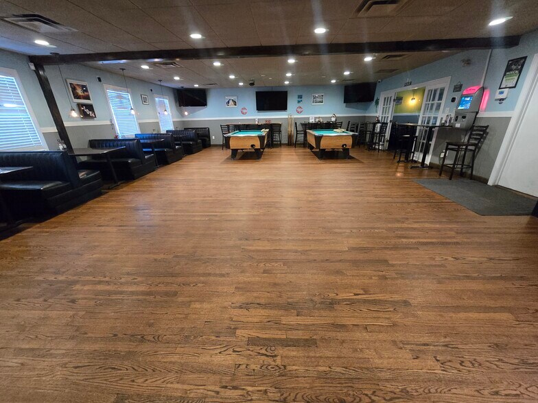 More Photos Of 48 School St, Lincoln Restaurant For Sale