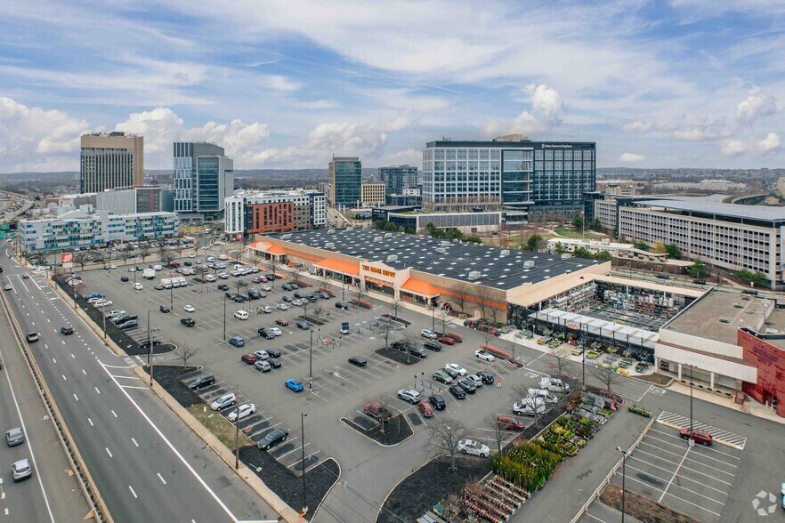 More Photos Of 75 Mystic Ave, Somerville Storefront For Lease