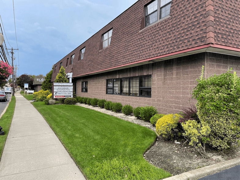 Primary Photo Of 51-53 John St, Babylon Office For Lease