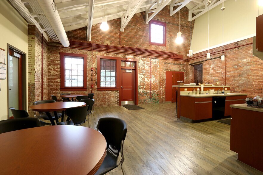 More Photos Of 100-256 Match Factory Pl, Bellefonte Medical For Lease