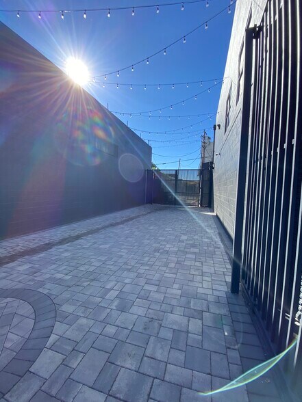 More Photos Of 1118 S Santa Fe Ave, Los Angeles Warehouse For Lease