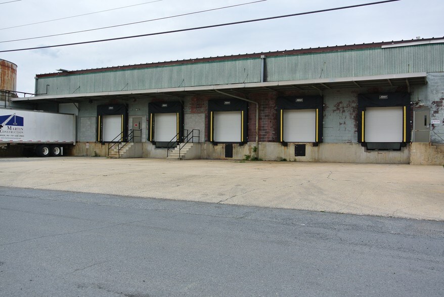 More Photos Of 4700 N 5th Street Hwy, Temple Warehouse For Lease