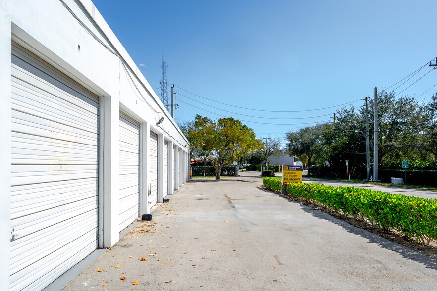 More Photos Of 2411-2451 NW 1st Ave, Boca Raton Self Storage For Lease