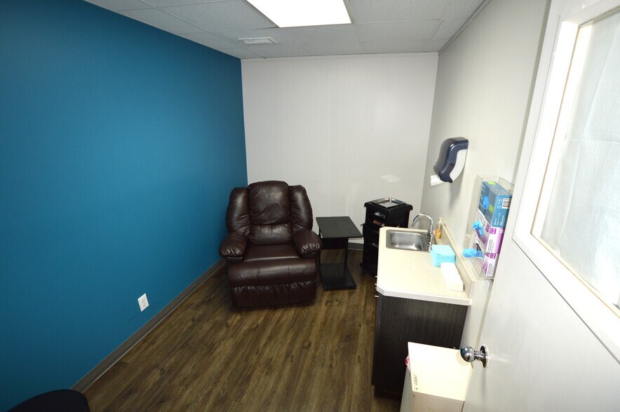 More Photos Of 2241 Peggy Ln, Garland Medical For Sale