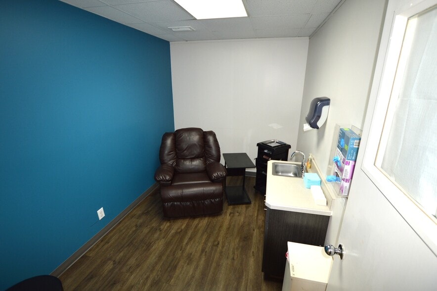 More Photos Of 2241 Peggy Ln, Garland Medical For Sale