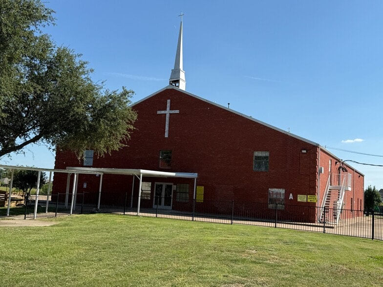 Primary Photo Of 8200 Schrade Rd, Rowlett Religious Facility For Sale