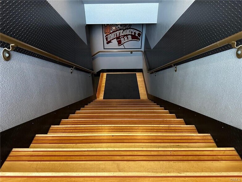 More Photos Of 200 Wall St, Chico Bar For Sale