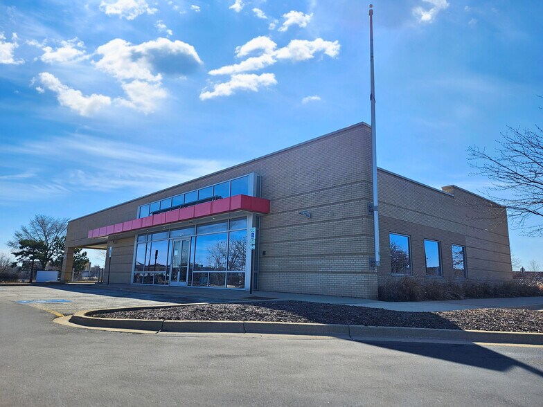 Primary Photo Of 899 N Randall Rd, Batavia Medical For Lease