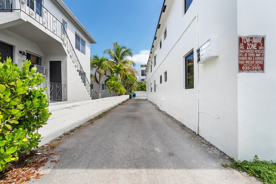 More Photos Of 550 SW 10th St, Miami Apartments For Sale
