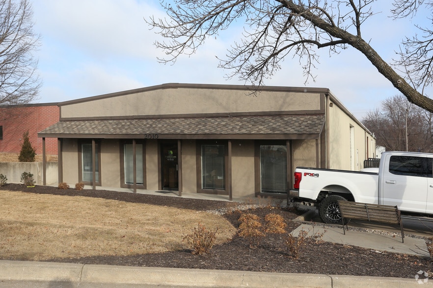 More Photos Of 2010 E Spruce Cir, Olathe Warehouse For Lease