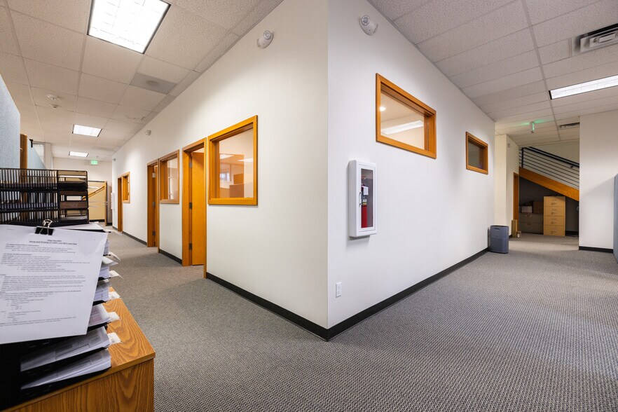 More Photos Of 407 Pine St, Mount Vernon Office Residential For Lease