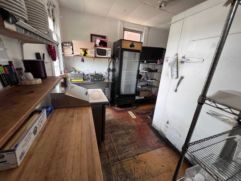 More Photos Of 313 Fairfield Ave, Bellevue Storefront Retail Residential For Sale