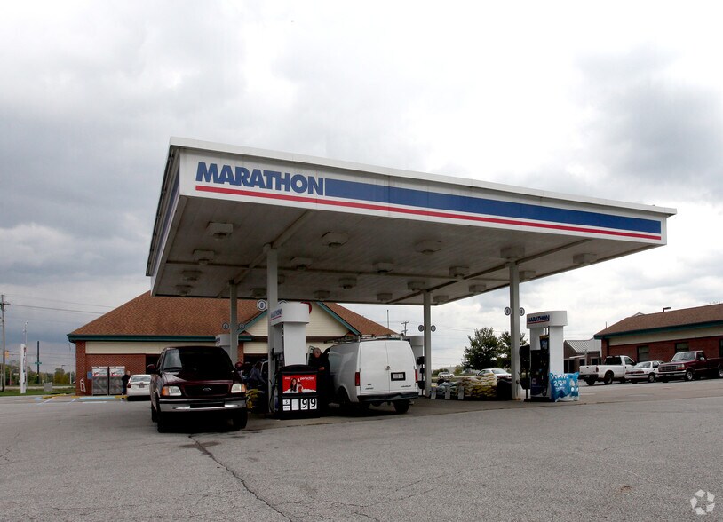 Primary Photo Of 801 Southfield Dr, Plainfield Convenience Store For Sale