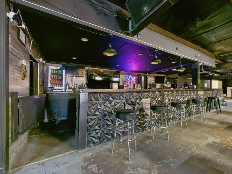 More Photos Of 1330 E 3rd St, Pecos Restaurant For Sale