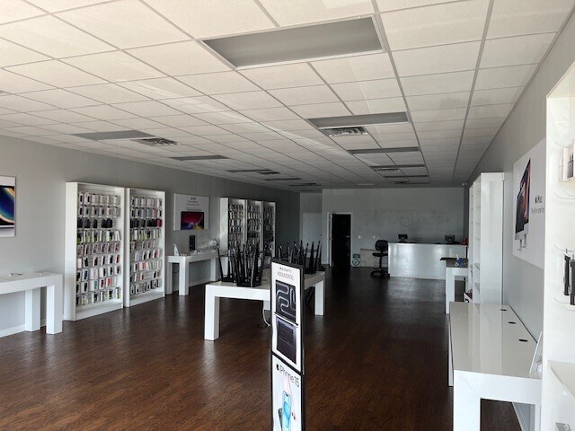 More Photos Of 5005 Riverside Dr, Macon-Bibb Freestanding For Lease