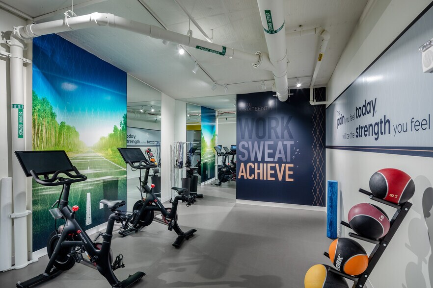 More Photos Of 1101 16th St NW, Washington Office For Sale