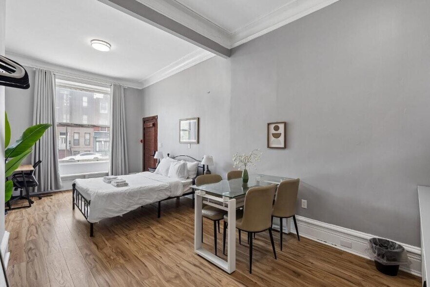 More Photos Of 1611 S Broad St, Philadelphia Specialty For Sale