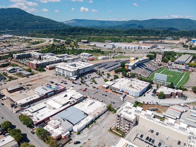 More Photos Of 1809 Broad St, Chattanooga General Retail For Sale