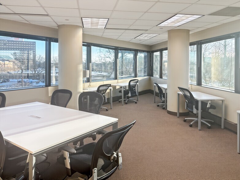 More Photos Of 5250 Old Orchard Rd, Skokie Coworking Space