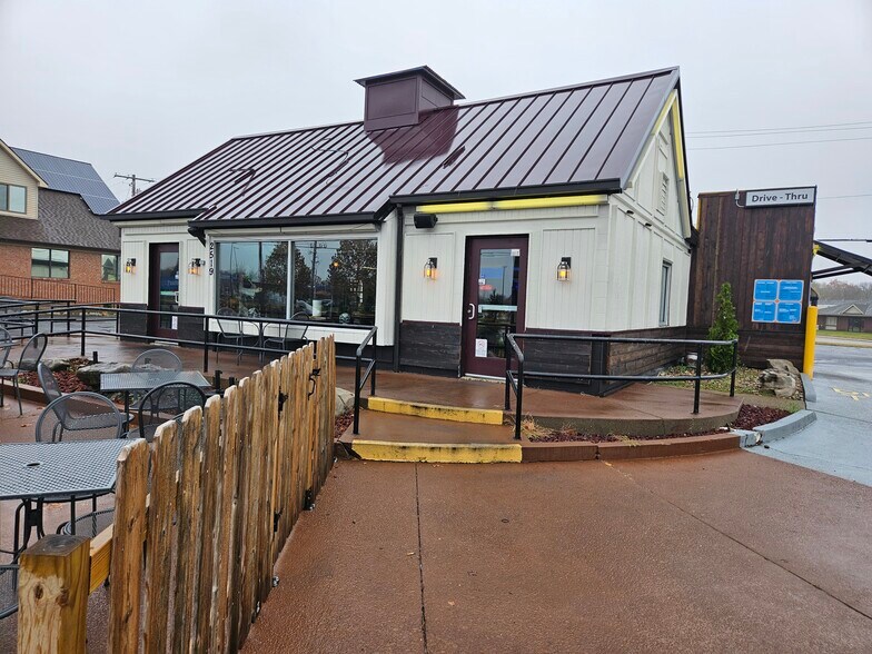 More Photos Of 2519 N 1st Ave, Evansville Fast Food For Lease