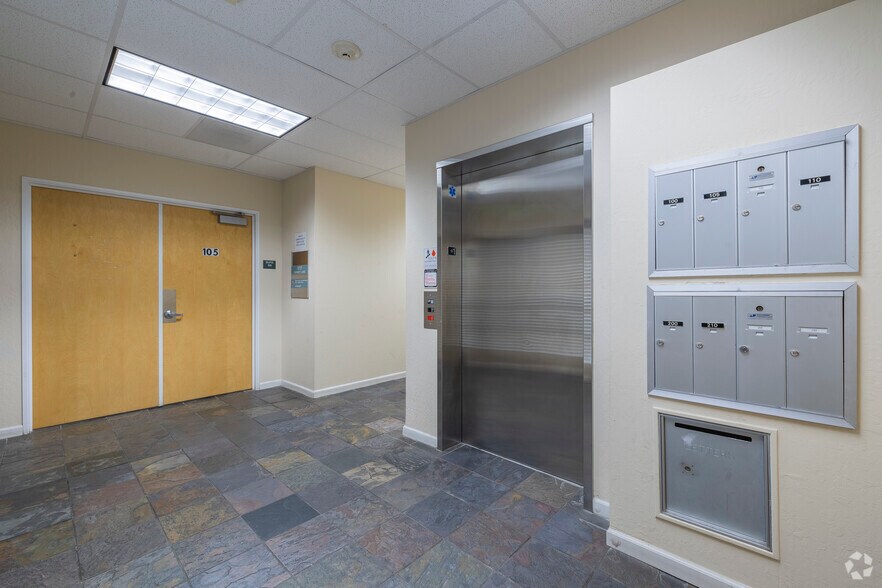 More Photos Of 3731 Sunset Ln, Antioch Unknown For Lease