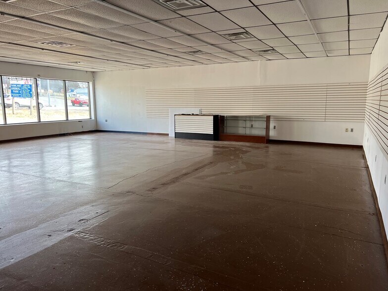 More Photos Of 2477 Elmira St, Sayre Storefront For Sale