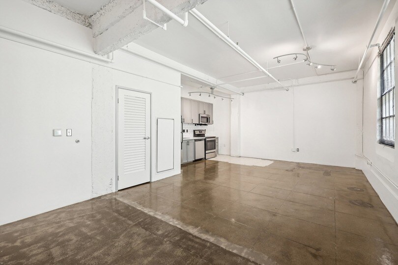 More Photos Of 1007 5th Ave, San Diego Apartments For Lease