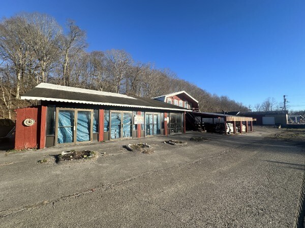 Primary Photo Of 304 Main St, Red Boiling Springs Showroom For Sale
