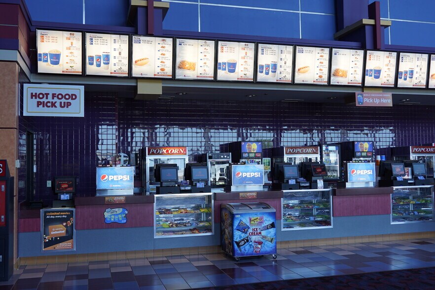 More Photos Of 2401 Jacaman Rd, Laredo Freestanding For Lease