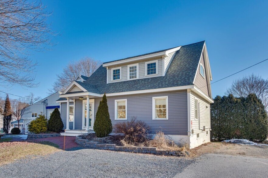 Primary Photo Of 422 Main St, Ogunquit Restaurant For Sale