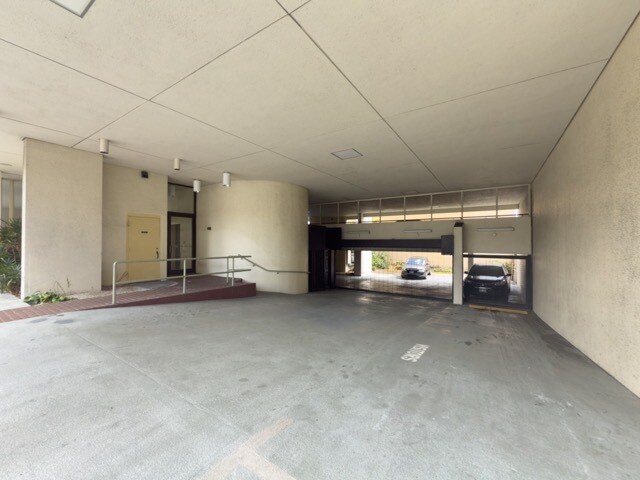 More Photos Of 1297-1313 S Beretania St, Honolulu Office For Lease