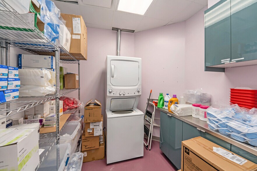 More Photos Of 240 1st Ave S, Saint Petersburg Loft Creative Space For Sale