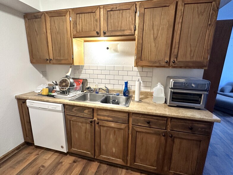 More Photos Of 309 8th St, Hugo Apartments For Sale