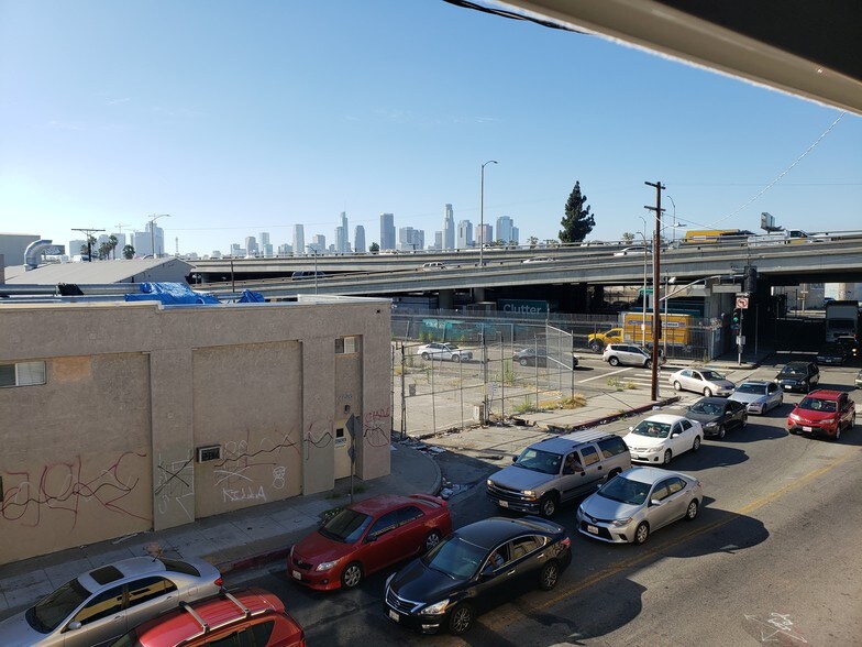 More Photos Of 1704 Hooper Ave, Los Angeles Manufacturing For Lease