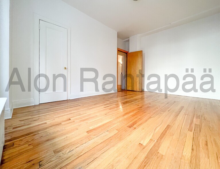 More Photos Of 680 West End Ave, New York Apartments For Lease