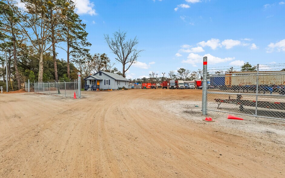 More Photos Of 123 Beasley Rd, Savannah Industrial For Sale
