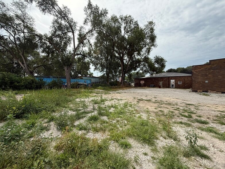 More Photos Of 121 E Hydraulic St, Yorkville Warehouse For Lease