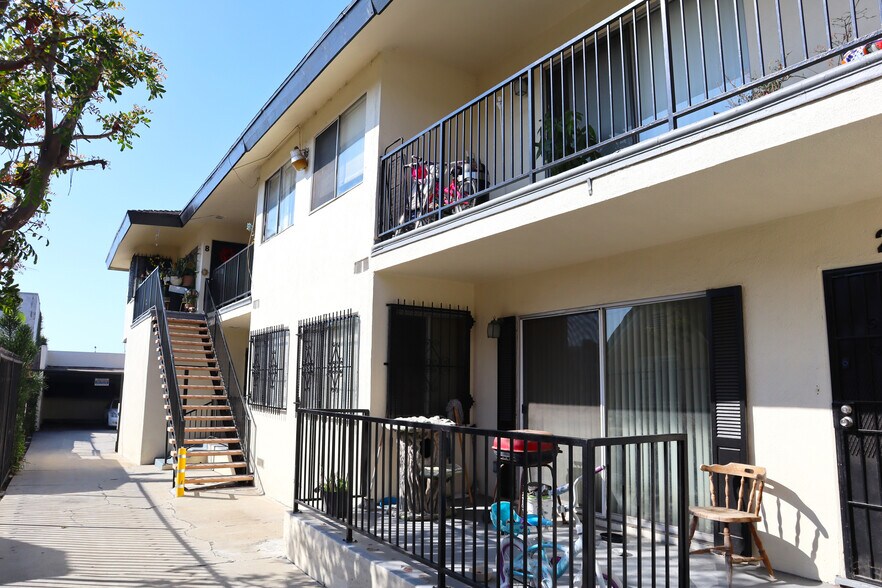 More Photos Of 413 N Market St, Inglewood Apartments For Sale