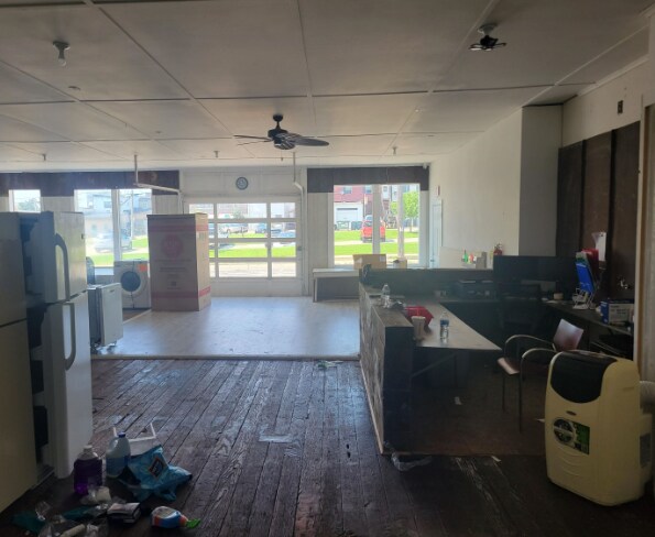 More Photos Of 242 W Edgewater St, Portage Warehouse For Sale