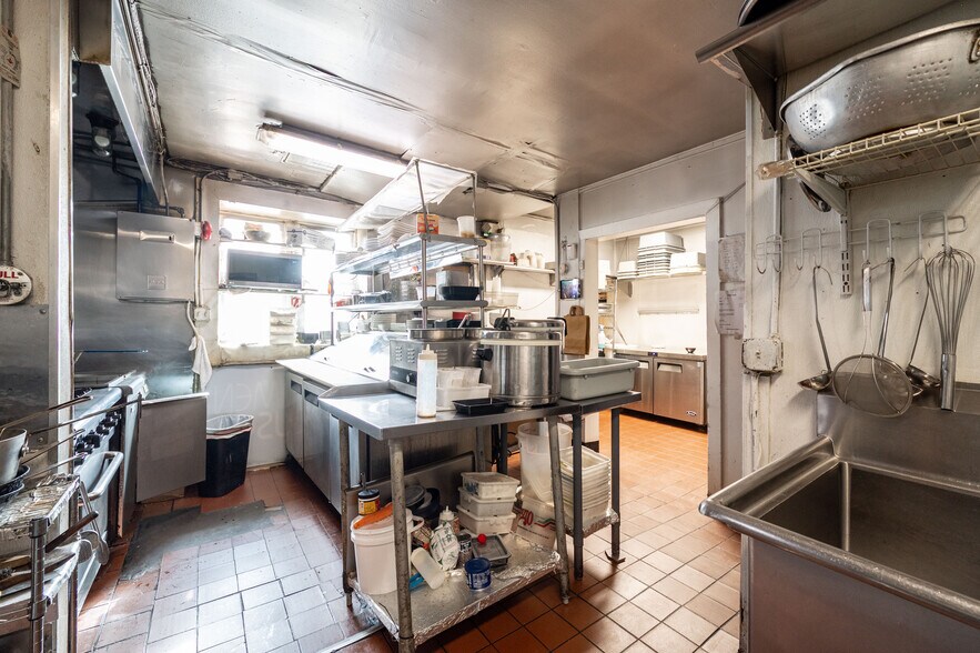 More Photos Of 39 Lake Avenue Ext, Danbury Freestanding For Lease