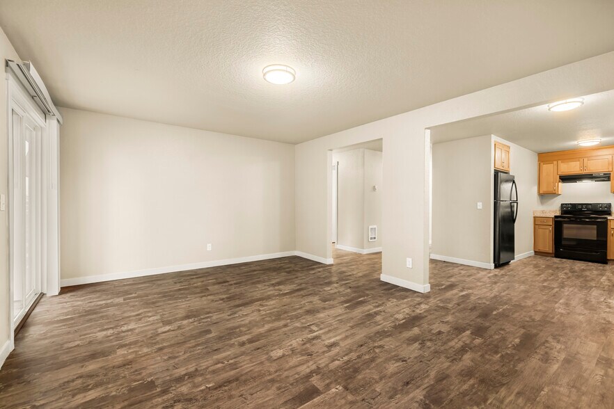 More Photos Of 1570 James St, Woodburn Apartments For Sale