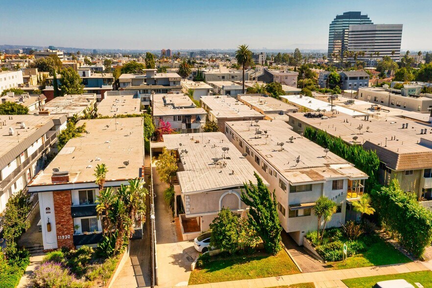 More Photos Of 11938 Dorothy St, Los Angeles Apartments For Sale