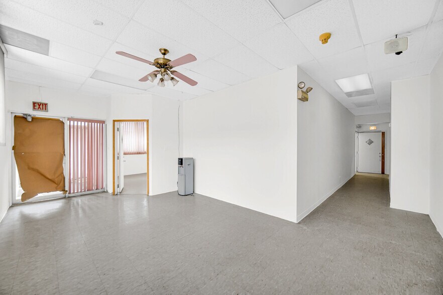 More Photos Of 2201 W Roosevelt Rd, Broadview Office For Sale