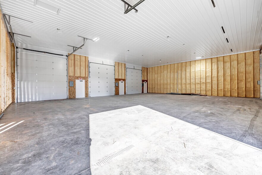 More Photos Of 5254 County Road R, Denmark Service For Lease